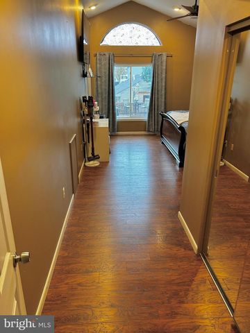 304 THACKERAY, Williamstown, NJ 08094