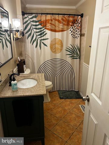 304 THACKERAY, Williamstown, NJ 08094