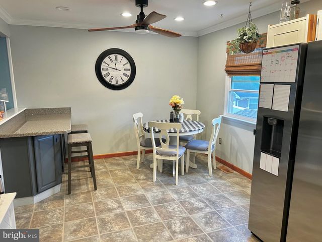 304 THACKERAY, Williamstown, NJ 08094