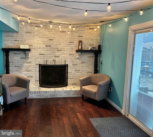 304 THACKERAY, Williamstown, NJ 08094