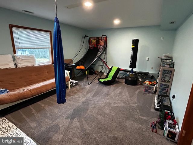 304 THACKERAY, Williamstown, NJ 08094