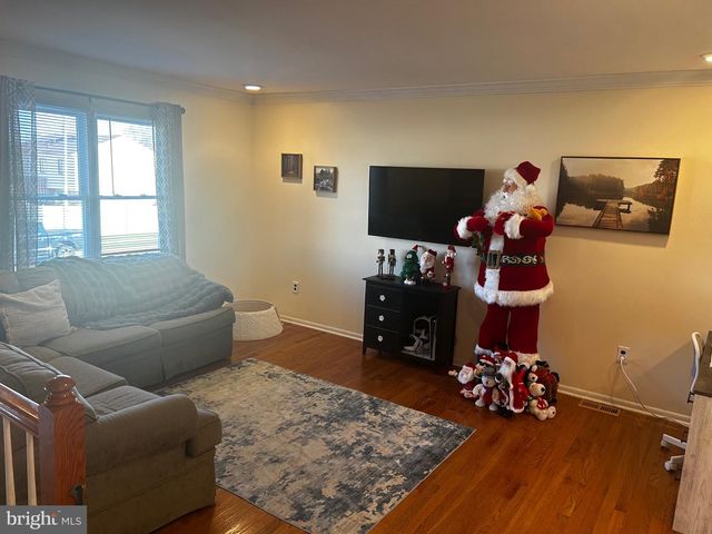 304 THACKERAY, Williamstown, NJ 08094