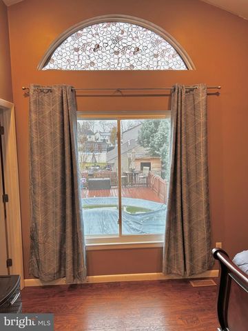 304 THACKERAY, Williamstown, NJ 08094