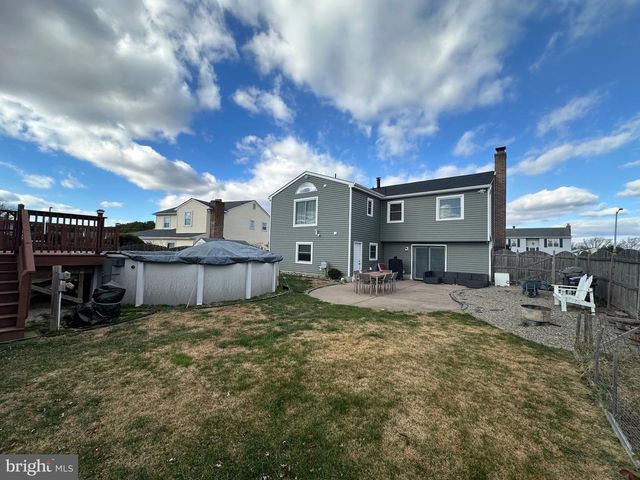 304 THACKERAY, Williamstown, NJ 08094