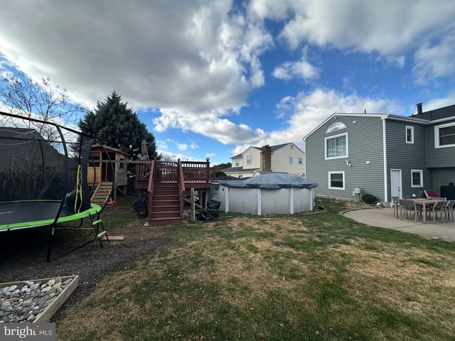 304 THACKERAY, Williamstown, NJ 08094