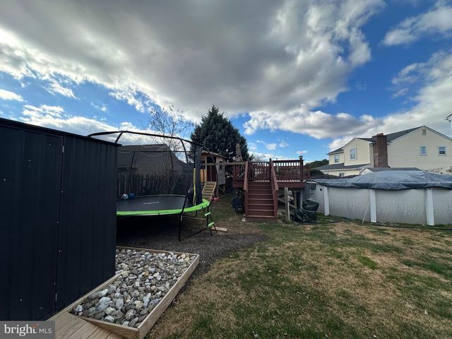 304 THACKERAY, Williamstown, NJ 08094