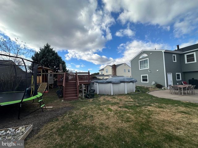 304 THACKERAY, Williamstown, NJ 08094