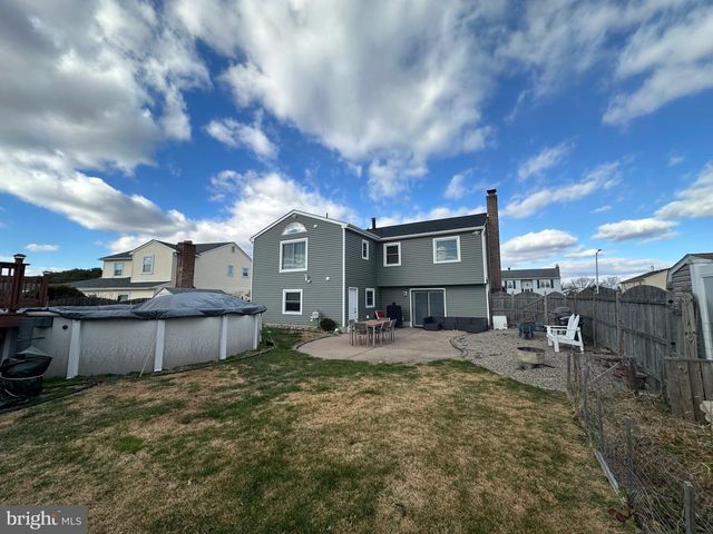 304 THACKERAY, Williamstown, NJ 08094