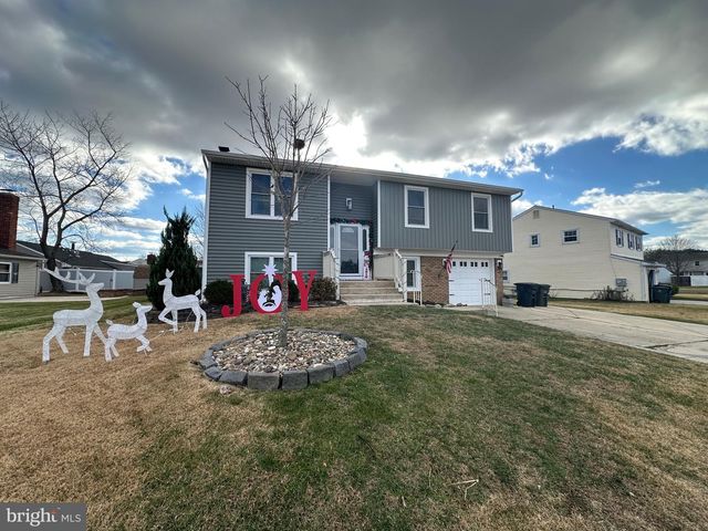 304 THACKERAY, Williamstown, NJ 08094