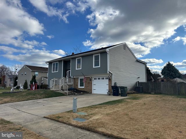 304 THACKERAY, Williamstown, NJ 08094