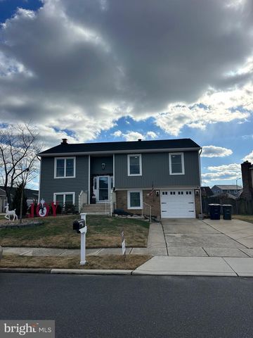 304 THACKERAY, Williamstown, NJ 08094