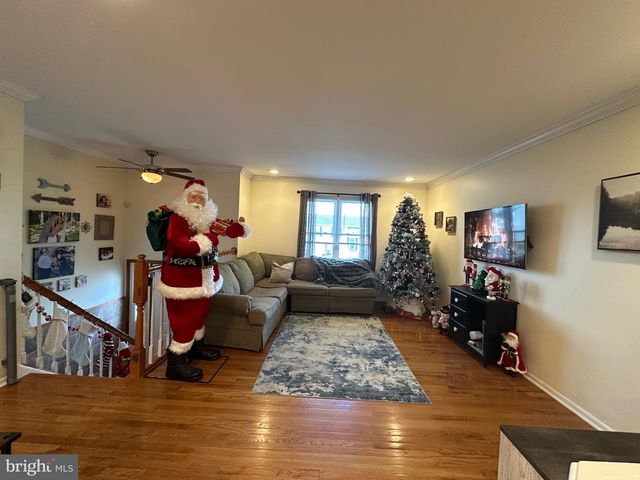 304 THACKERAY, Williamstown, NJ 08094