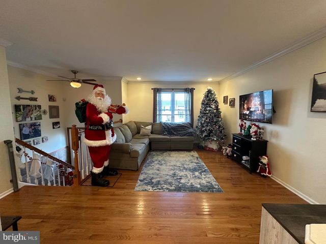 304 THACKERAY, Williamstown, NJ 08094