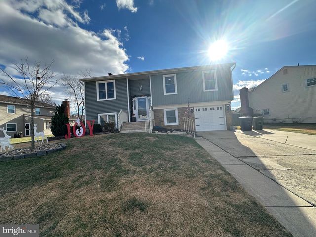 304 THACKERAY, Williamstown, NJ 08094