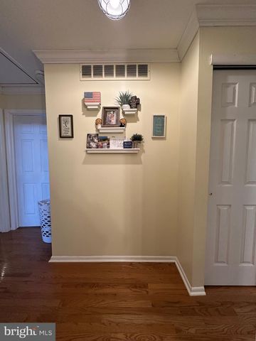 304 THACKERAY, Williamstown, NJ 08094