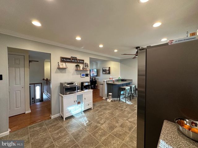 304 THACKERAY, Williamstown, NJ 08094