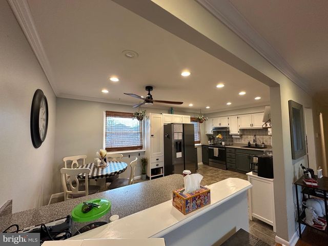 304 THACKERAY, Williamstown, NJ 08094