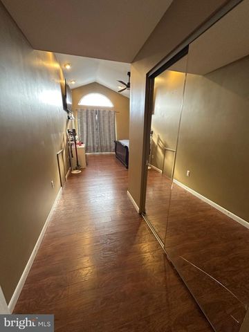 304 THACKERAY, Williamstown, NJ 08094