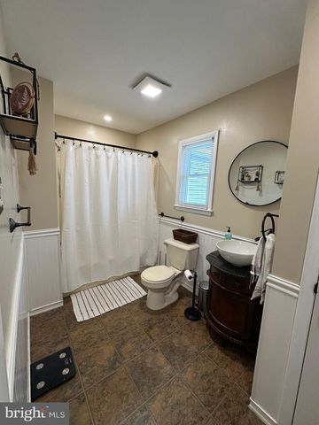 304 THACKERAY, Williamstown, NJ 08094