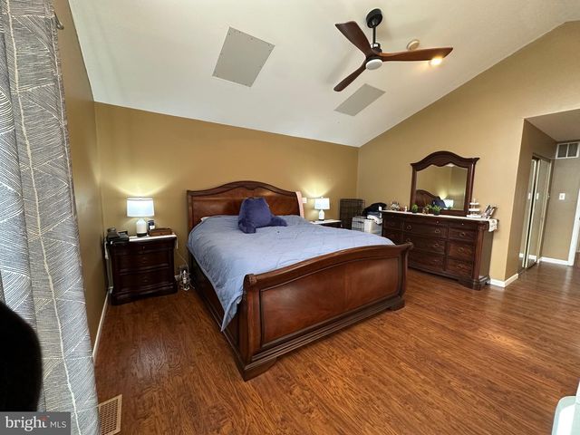 304 THACKERAY, Williamstown, NJ 08094