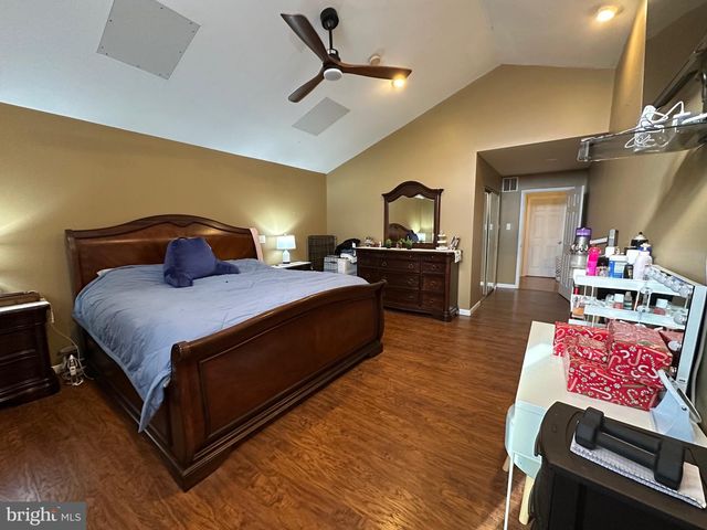 304 THACKERAY, Williamstown, NJ 08094