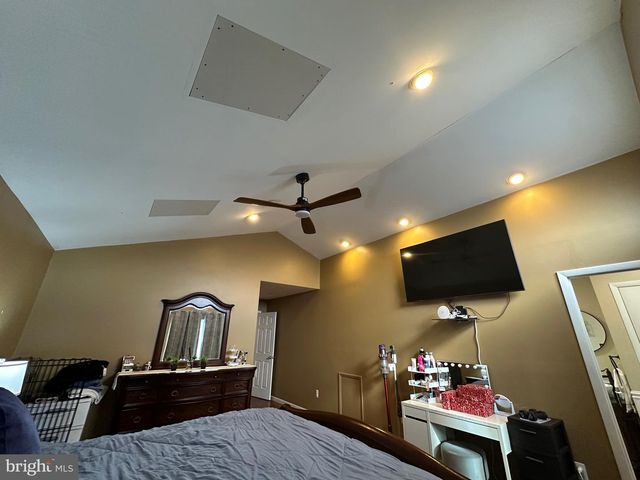 304 THACKERAY, Williamstown, NJ 08094