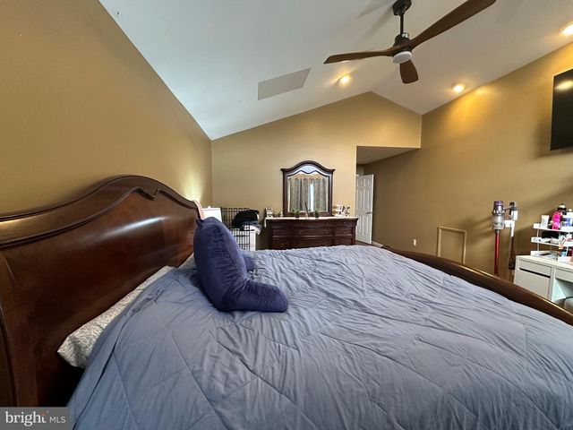 304 THACKERAY, Williamstown, NJ 08094