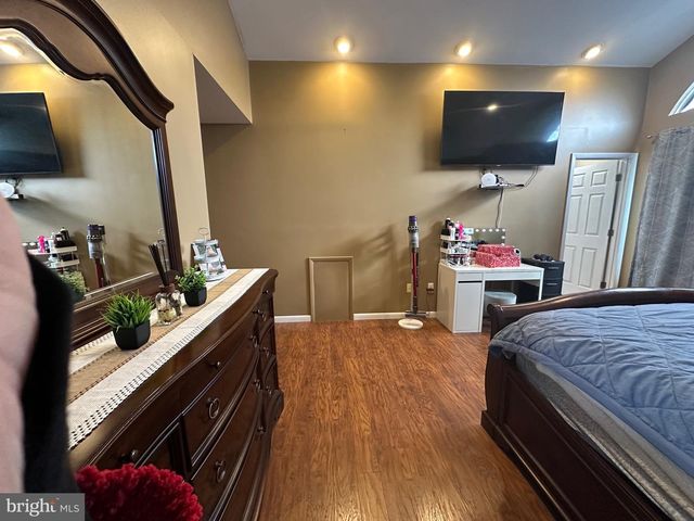 304 THACKERAY, Williamstown, NJ 08094