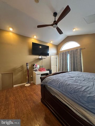 304 THACKERAY, Williamstown, NJ 08094