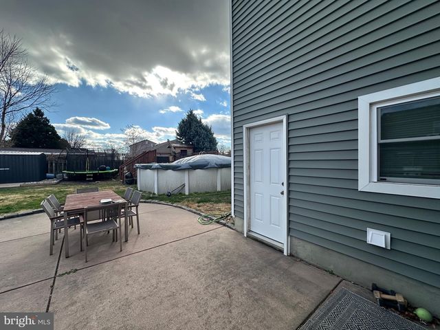 304 THACKERAY, Williamstown, NJ 08094