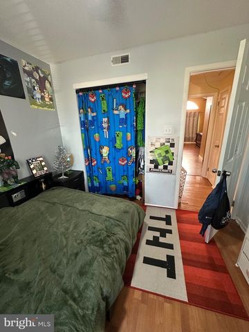 304 THACKERAY, Williamstown, NJ 08094