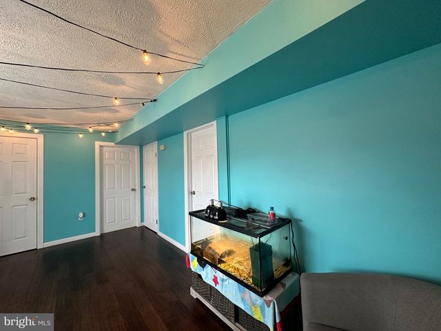 304 THACKERAY, Williamstown, NJ 08094