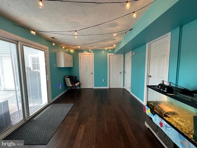 304 THACKERAY, Williamstown, NJ 08094