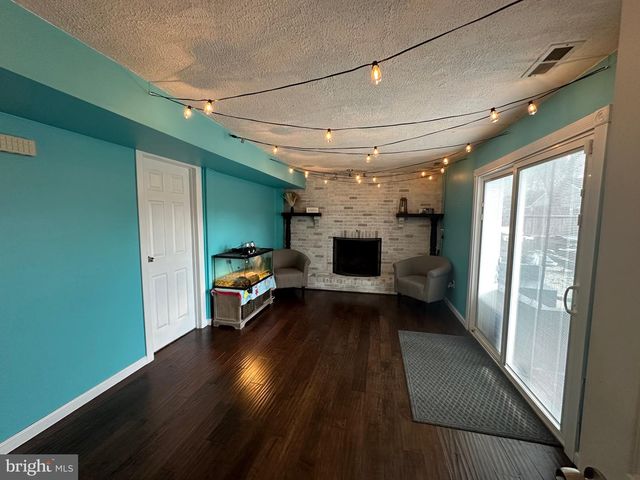 304 THACKERAY, Williamstown, NJ 08094