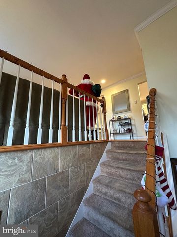 304 THACKERAY, Williamstown, NJ 08094