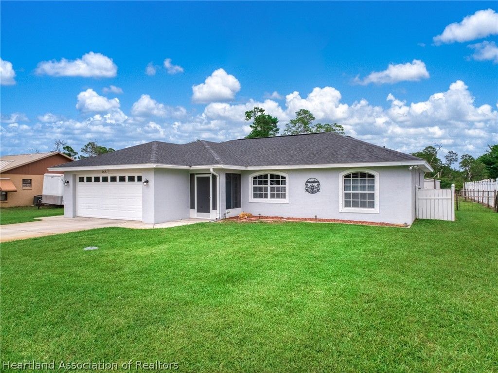 2630 Gresham Street, Sebring, FL 33875