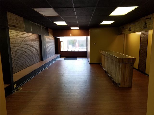 115 W Jefferson, City Of But Sw, PA 16001