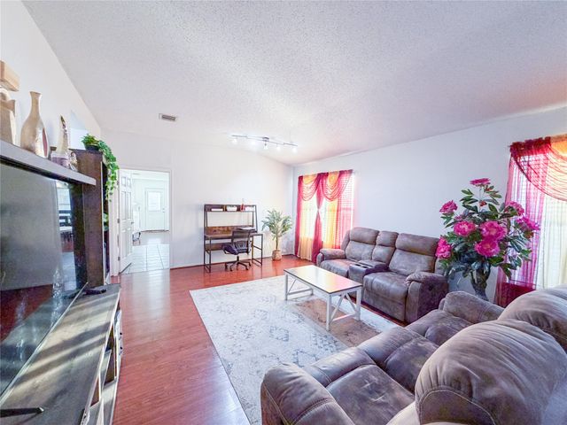 1436 Stella Drive, Lewisville, TX 75067