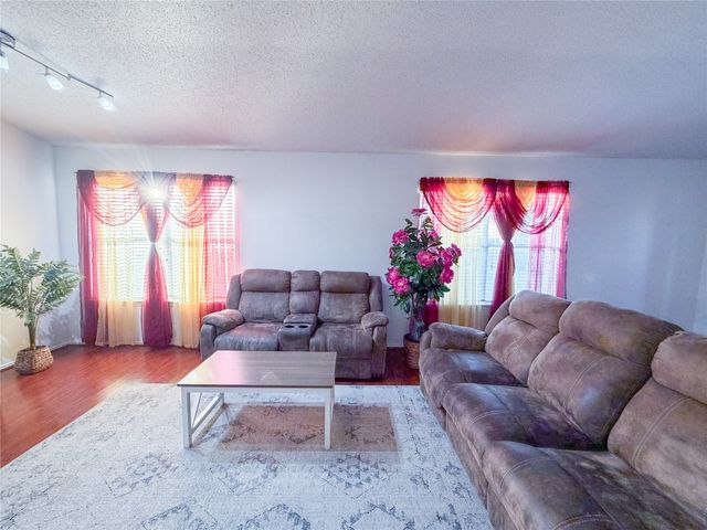 1436 Stella Drive, Lewisville, TX 75067