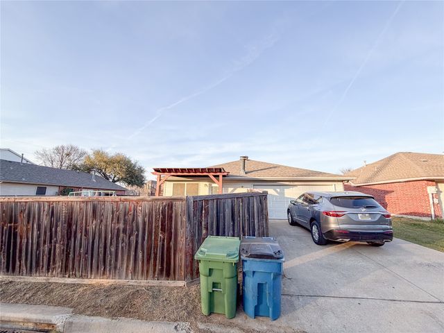 1436 Stella Drive, Lewisville, TX 75067