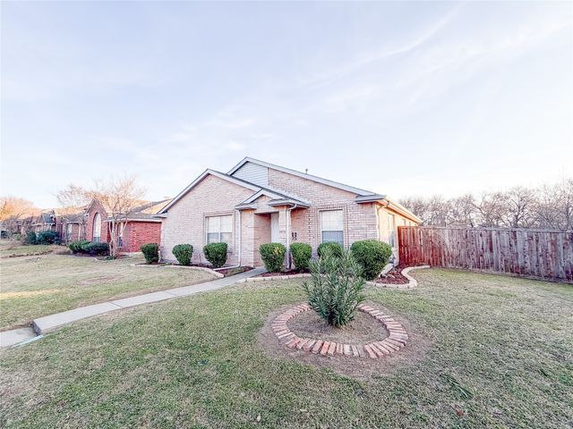 1436 Stella Drive, Lewisville, TX 75067