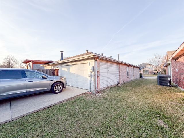 1436 Stella Drive, Lewisville, TX 75067