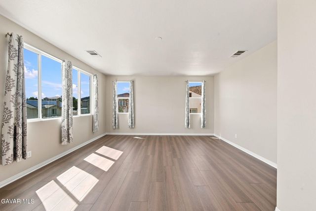 41648 Retsina Street, Palmdale, CA 93551