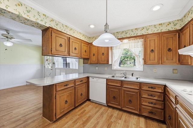 1016 S 27th Street, Nederland, TX 77627