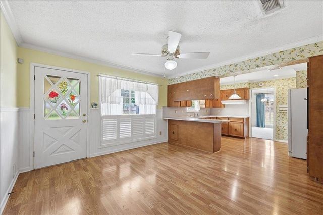 1016 S 27th Street, Nederland, TX 77627