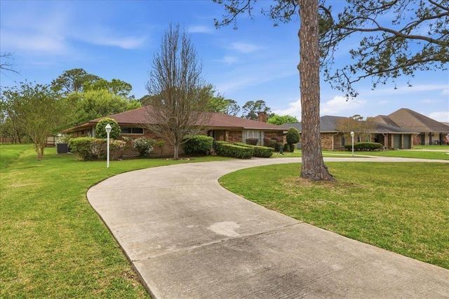 1016 S 27th Street, Nederland, TX 77627