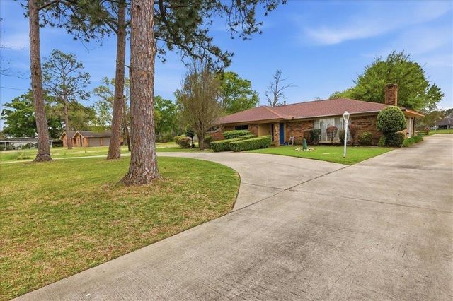 1016 S 27th Street, Nederland, TX 77627