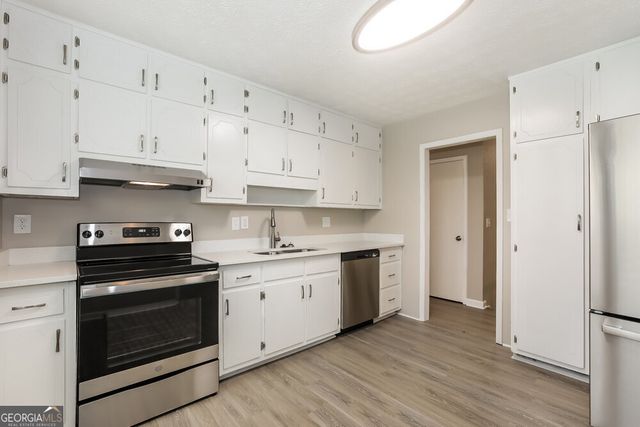 1316 Candlelite Lane, Snellville, GA 30078