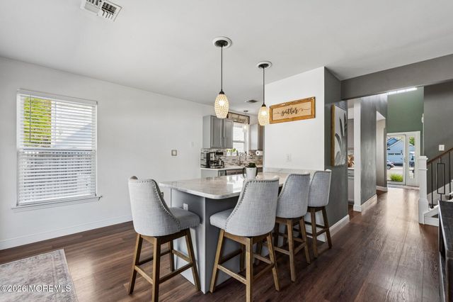 56 Marlin Court, Bayville, NJ 08721