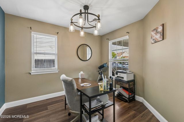 56 Marlin Court, Bayville, NJ 08721